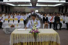 ดร.เทอดเกียรติ ชินสรนันท์ นายกเทศมนตรีนครแม่สอด นำผู้บริหารเทศบาล ประธานสภาเทศบาลนครแม่สอด พร้อมสมาชิกสภาเทศบาลนครแม่สอด ร่วมลงนามถวายพระพร เนื่องในวันพ่อแห่งชาติ ประจำปี ๒๕๕๘