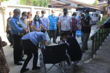 ทน.แม่สอด ร่วมกับผู้ใจบุญลงพื้นที่เยี่ยมเยือนผู้ป่วยติดเตียง ในเขตเทศบาลนครแม่สอด