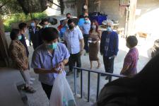 ทน.แม่สอด ร่วมกับผู้ใจบุญลงพื้นที่เยี่ยมเยือนผู้ป่วยติดเตียง ในเขตเทศบาลนครแม่สอด