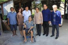 ทน.แม่สอด ร่วมกับผู้ใจบุญลงพื้นที่เยี่ยมเยือนผู้ป่วยติดเตียง ในเขตเทศบาลนครแม่สอด