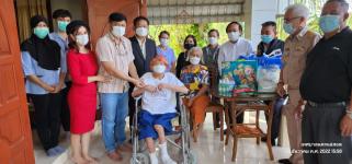 ทน.แม่สอด ร่วมกับผู้บริหารบริษัทแม่สอดฟรีโซน จำกัด ลงพื้นที่เยี่ยมผู้ป่วยติดเตียงและผู้พิการ ชุมชนสองแคว 1 