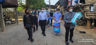 ทน.แม่สอด ร่วมกับผู้บริหารบริษัทแม่สอดฟรีโซน จำกัด ลงพื้นที่เยี่ยมผู้ป่วยติดเตียงและผู้พิการ ชุมชนสองแคว 1 