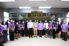ผู้อำนวยการกอง หัวหน้าส่วนราชการ ข้าราชการและพนักงานเทศบาล เข้าพบนายกเทศมนตรีนครแม่สอด เพื่อขอพรปีใหม่ 2566