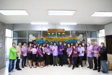 ผู้อำนวยการกอง หัวหน้าส่วนราชการ ข้าราชการและพนักงานเทศบาล เข้าพบนายกเทศมนตรีนครแม่สอด เพื่อขอพรปีใหม่ 2566