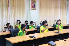 ทน.แม่สอด มอบโอวาทคณะนักกีฬาวอลเล่ย์บอล โรงเรียนเทศบาลวัดมณีไพรสณฑ์ 