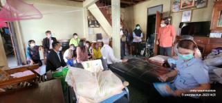 ทน.แม่สอด ร่วมกับนายอัครเดช ตาสะหลี บริษัทแม่สอดฟรีโซน จำกัด  ลงพื้นที่เยี่ยมผู้ป่วยติดเตียงและผู้พิการ เขตเทศบาลนครแม่สอด