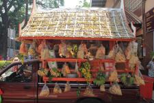 เทศบาลนครแม่สอด จัดขบวนแห่สงกรานต์ ประจำปี 2561 เพื่อสืบสานประเพณีและวัฒนธรรมอันดีงามของไทย 16 เมษายน 2561