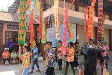 เทศบาลนครแม่สอด จัดขบวนแห่สงกรานต์ ประจำปี 2561 เพื่อสืบสานประเพณีและวัฒนธรรมอันดีงามของไทย 16 เมษายน 2561