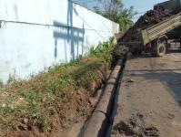 ทน.แม่สอด ลงพื้นที่ตรวจความเรียบร้อยการวางท่อระบายน้ำ ชุมชนประชารักษ์ เขตเทศบาลนครแม่สอด