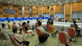 ทน.แม่สอดมอบเงินช่วยเหลือผู้ประสบสภาวะยากลำบากจากสถานการณ์โควิด-19 ช่วงบ่าย