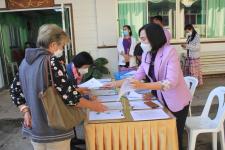 ทน.แม่สอด จัดโครงการฝึกอาชีพให้ความรู้ชุมชนในเขตเทศบาลนครแม่สอด “หลักสูตรน้ำยาดันฝุ่น น้ำยาซักผ้า” 