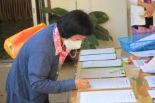 ทน.แม่สอด จัดโครงการฝึกอาชีพให้ความรู้ชุมชนในเขตเทศบาลนครแม่สอด “หลักสูตรน้ำยาดันฝุ่น น้ำยาซักผ้า” 