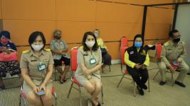 ทน.แม่สอดมอบเงินช่วยเหลือผู้ประสบสภาวะยากลำบากจากสถานการณ์โควิด-19 ช่วงบ่าย