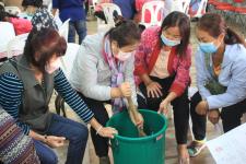 ทน.แม่สอด จัดโครงการฝึกอาชีพให้ความรู้ชุมชนในเขตเทศบาลนครแม่สอด “หลักสูตรน้ำยาดันฝุ่น น้ำยาซักผ้า” 