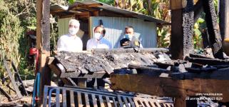 ทน.แม่สอด ลงพื้นที่เยี่ยมผู้ประสบเหตุอัคคีภัย ณ บ้านเลขที่ 39/3 ชุมชนสองแคว 2 เทศบาลนครแม่สอด