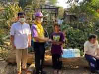 ทน.แม่สอด รองผู้ว่าราชการจังหวัดตาก และหน่วยงานที่เกี่ยวข้อง ลงพื้นที่เยี่ยมผู้ประสบเหตุอัคคีภัย ชุมชนสองแคว 2 