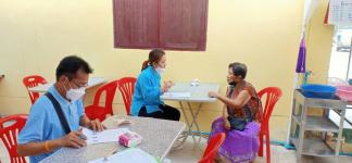 ทน.แม่สอด แจกเบี้ยยังชีพผู้สูงอายุและผู้พิการ ประจำเดือน กุมภาพันธ์ 2566