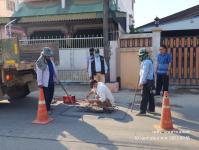 ทน.แม่สอด ลงพื้นที่ซ่อมแซมฝาท่อระบายน้ำ ชุมชนประชารักษ์ เขตเทศบาลนครแม่สอด