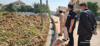 ทน.แม่สอด ลงพื้นที่ตรวจความเรียบร้อยการก่อสร้างท่อระบายน้ำ ชุมชนชุมพลพัฒนา เขตเทศบาลนครแม่สอด