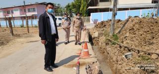 ทน.แม่สอด ลงพื้นที่ตรวจความเรียบร้อยการก่อสร้างท่อระบายน้ำ ชุมชนชุมพลพัฒนา เขตเทศบาลนครแม่สอด