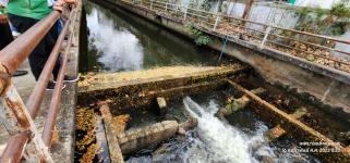 ทน.แม่สอด ลงพื้นที่ดำเนินการเปิดทางน้ำไหล สะพานหลังโรงเรียนเทศบาลวัดมณีไพรสณฑ์ 