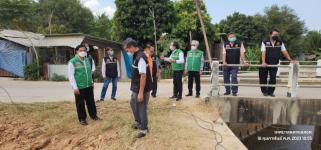 ทน.แม่สอด ลงพื้นที่ดำเนินการเปิดทางน้ำไหล สะพานหลังโรงเรียนเทศบาลวัดมณีไพรสณฑ์ 