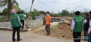 ทน.แม่สอด ลงพื้นที่ดำเนินการเปิดทางน้ำไหล สะพานหลังโรงเรียนเทศบาลวัดมณีไพรสณฑ์ 