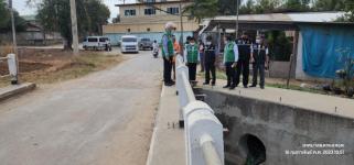 ทน.แม่สอด ลงพื้นที่ดำเนินการเปิดทางน้ำไหล สะพานหลังโรงเรียนเทศบาลวัดมณีไพรสณฑ์ 