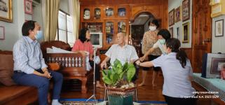 ทน.แม่สอด ลงพื้นที่มอบใบประกาศเกียรติคุณแด่ผู้สูงอายุที่มีอายุมากที่สุดของอำเภอแม่สอด และเยี่ยมเยือนผู้ป่วยติดเตียงและผู้พิการ 