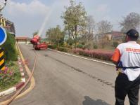 ทน.แม่สอด ปฏิบัติการฉีดพ่นละอองน้ำ เพื่อลดปริมาณฝุ่นละออง PM 2.5 ในอากาศ