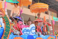 เทศบาลนครแม่สอด จัดขบวนแห่สงกรานต์ ประจำปี 2561 เพื่อสืบสานประเพณีและวัฒนธรรมอันดีงามของไทย 16 เมษายน 2561