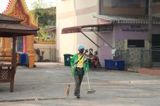 ทน.แม่สอด จัดกิจกรรมจิตอาสาพัฒนาวัดเนื่องในวันมาฆบูชา