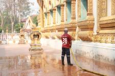 ทน.แม่สอด จัดกิจกรรมจิตอาสาพัฒนาวัดเนื่องในวันมาฆบูชา