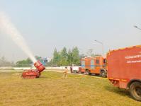 ทน.แม่สอด ดำเนินการฉีดล้างถนนและพ่นละอองน้ำ เพื่อลดปัญหาฝุ่นละออง (PM2.5) เขตเทศบาลนครแม่สอด