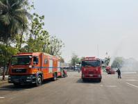 ทน.แม่สอด ดำเนินการฉีดล้างถนนและพ่นละอองน้ำ เพื่อลดปัญหาฝุ่นละออง (PM2.5) เขตเทศบาลนครแม่สอด