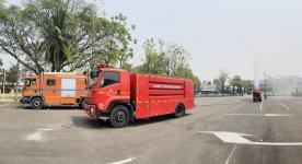 ทน.แม่สอด ดำเนินการฉีดล้างถนนและพ่นละอองน้ำ เพื่อลดปัญหาฝุ่นละออง (PM2.5) เขตเทศบาลนครแม่สอด