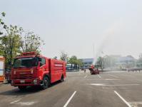 ทน.แม่สอด ดำเนินการฉีดล้างถนนและพ่นละอองน้ำ เพื่อลดปัญหาฝุ่นละออง (PM2.5) เขตเทศบาลนครแม่สอด