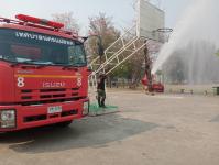 ทน.แม่สอด ดำเนินการฉีดล้างถนนและพ่นละอองน้ำ เพื่อลดปัญหาฝุ่นละออง (PM2.5) เขตเทศบาลนครแม่สอด