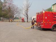 ทน.แม่สอด ดำเนินการฉีดล้างถนนและพ่นละอองน้ำ เพื่อลดปัญหาฝุ่นละออง (PM2.5) เขตเทศบาลนครแม่สอด