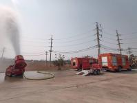 ทน.แม่สอด ดำเนินการฉีดล้างถนนและพ่นละอองน้ำ เพื่อลดปัญหาฝุ่นละออง (PM2.5) เขตเทศบาลนครแม่สอด