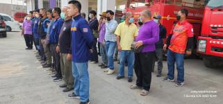 ทน.แม่สอด ร่วมกับ นายอัครเดช ตาสะหลี บริษัทแม่สอดฟรีโซน จำกัด  สนับสนุนมอบชุดทำงาน เพื่อสนับสนุนการทำงานและเป็นขวัญกำลังใจบุคลกร                 