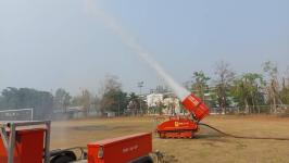 ทน.แม่สอด ดำเนินการฉีดล้างถนนและพ่นละอองน้ำ เพื่อลดปัญหาฝุ่นละออง (PM2.5) เขตเทศบาลนครแม่สอด วันพฤหัสบดี ที่ 9 มีนาคม 2566 