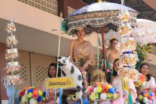 เทศบาลนครแม่สอด จัดขบวนแห่สงกรานต์ ประจำปี 2561 เพื่อสืบสานประเพณีและวัฒนธรรมอันดีงามของไทย 16 เมษายน 2561