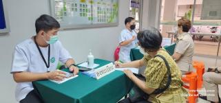 ทน.แม่สอด ร่วมกับโรงพยาบาลรวมชัยประชารักษ์ จัดโครงการสูงวัย รวมชัยไร้ต้อกระจก