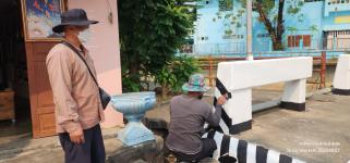 ทน.แม่สอด ลงพื้นที่ดำเนินการทาสีสะพานชุมชนดอนไชย เขตเทศบาลนครแม่สอด
