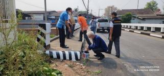 ทน.แม่สอด ลงพื้นที่ดำเนินการทาสีสะพานชุมชนดอนไชย เขตเทศบาลนครแม่สอด