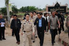 'มท.1'ลงพื้นที่แม่สอดดูปัญหาน้ำท่วม อ.แม่สอด