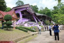 'มท.1'ลงพื้นที่แม่สอดดูปัญหาน้ำท่วม อ.แม่สอด