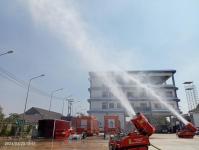 ทน.แม่สอด ดำเนินการพ่นละอองน้ำเพื่อลดปัญหาฝุ่นละออง (PM2.5) เขตเทศบาลนครแม่สอด