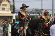 ทน.แม่สอด ร่วมพิธีอัญเชิญพระบรมรูปหล่อสมเด็จพระเจ้าตากสินมหาราช (ทรงม้า) ประดิษฐาน ณ วงเวียนแยกอุ้มผาง อำเภอแม่สอด จังหวัดตาก